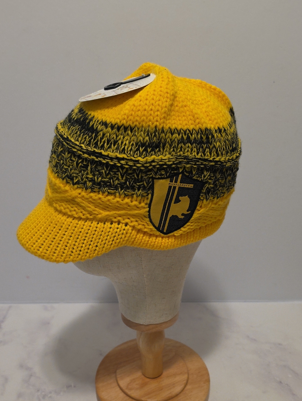 Harry Potter Yellow Knit Kids Visor Beanie with Crest - Brand New
